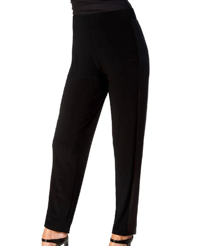 Unleash Your Trendy Side Women's Skinny Pants In Black