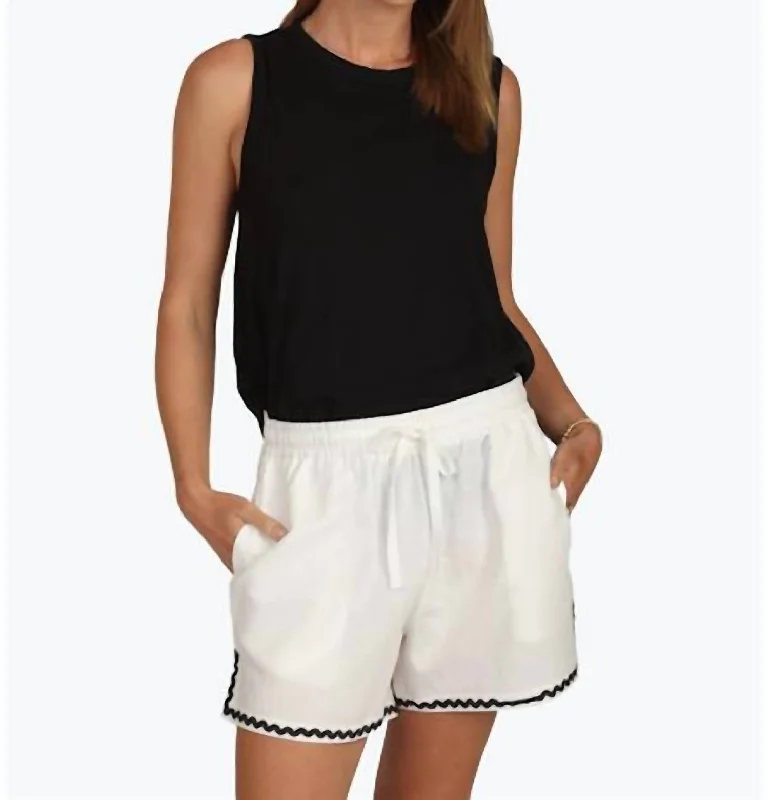 Comfort First Women's Wear Sara Short In White