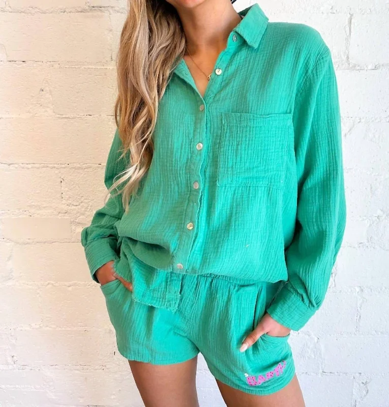 Trendy And Individual Women's Fashion Jetsetter Shorts In Green