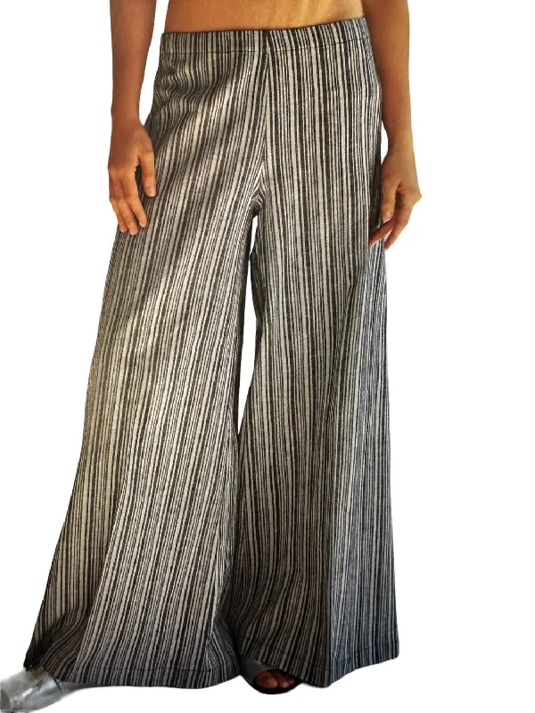 Seasonal Trend Rose Wide Leg Pants In Grey/black