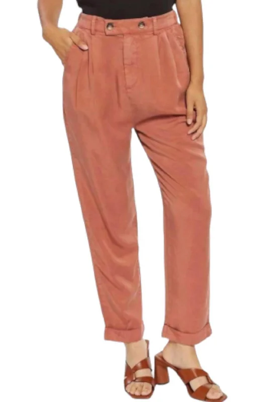 Discount Extravaganza Weekend Pants In Burndt Orange