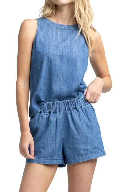 Fashion Forward Mary Ellen Short In Medium Wash Indigo