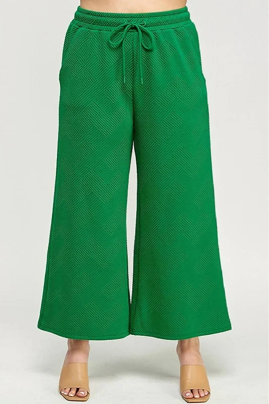 Sophisticated Cut Textured Cropped Wide Pant In Green