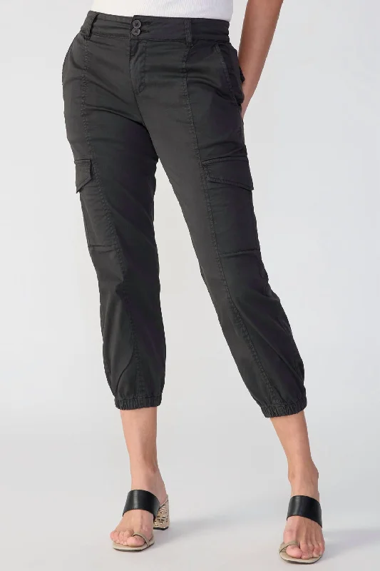 Huge Price Cut Rebel Standard Rise Pant In Black