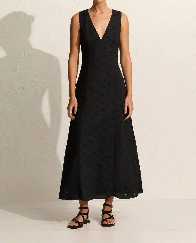 Classic Timeless Elegant Style Broderie Plunge Dress In Black